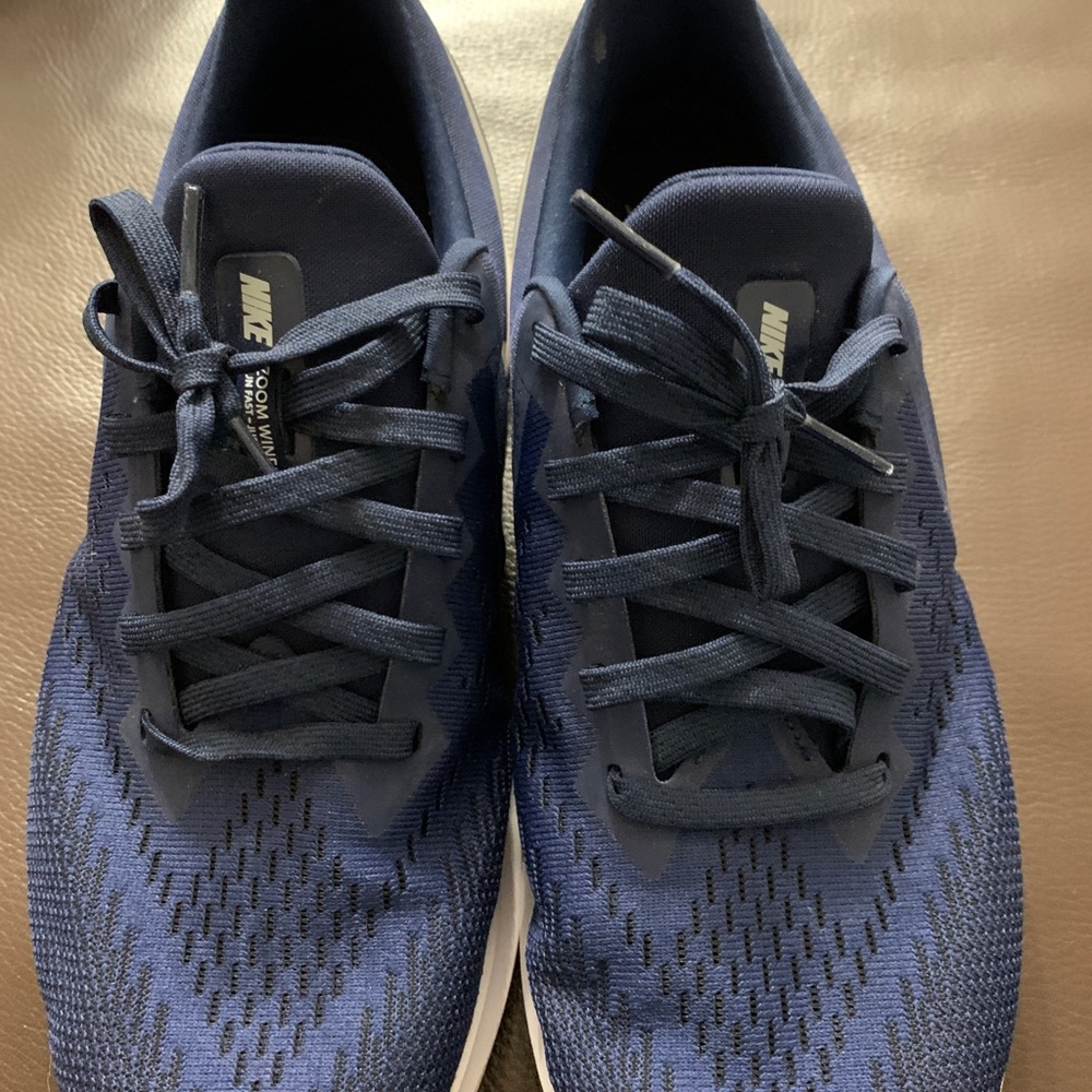 Nike Training Sneakers - Picture 6 of 7
